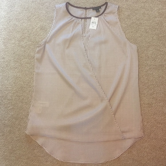 Ann Taylor Sleeveless Blouse! NWT🛍 - Picture 5 of 6